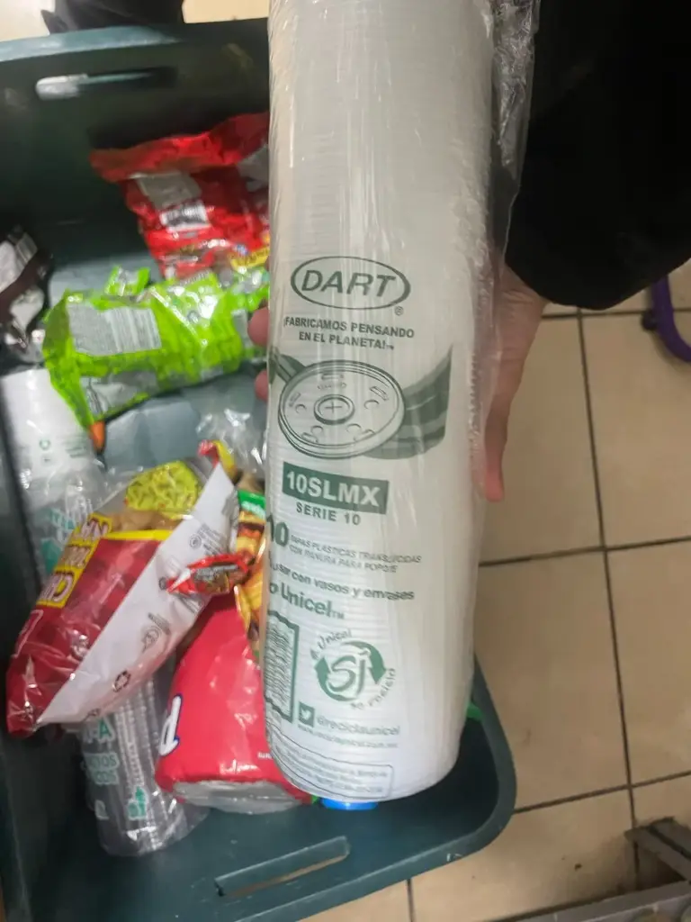 Tapa de unicel, dart,100 piezas, paquete