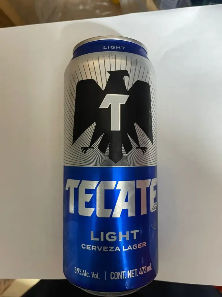 Cerveza lager light laton, tecate , pieza